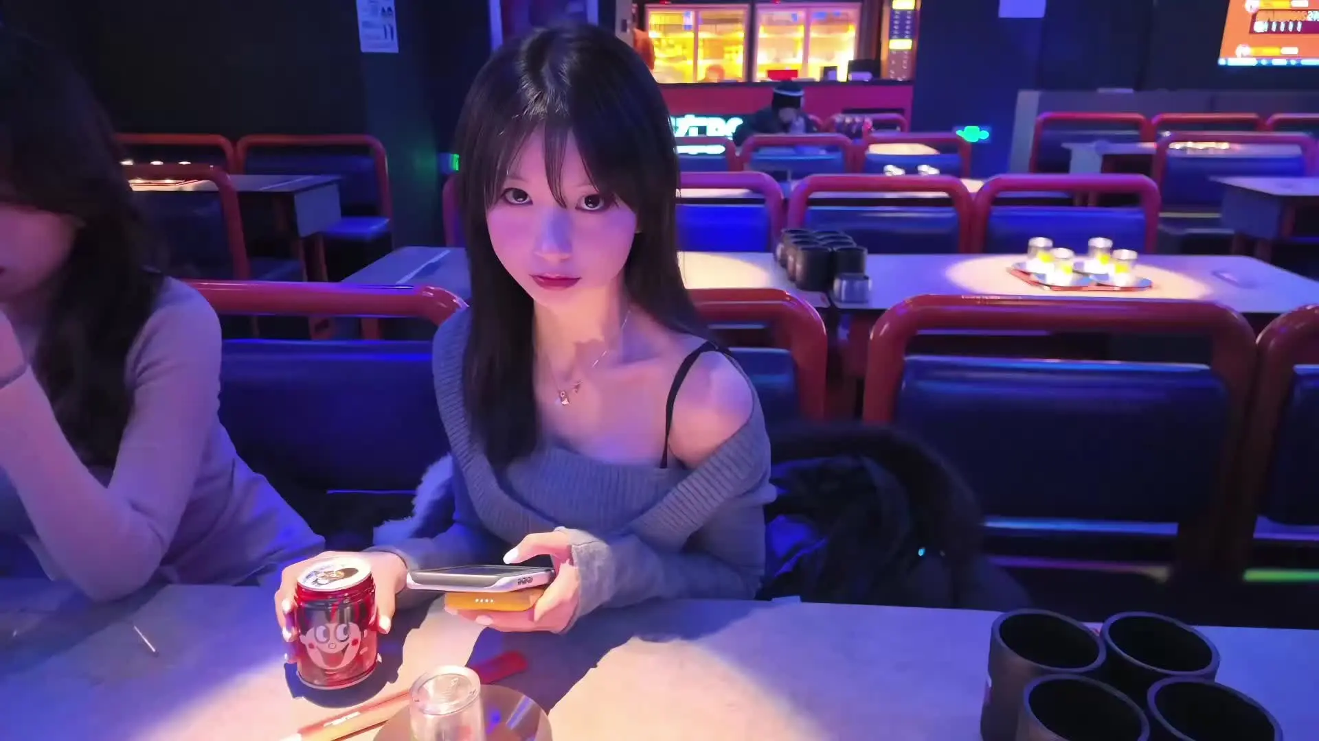 “她私下里就是旺仔炸鸡都来的啊”