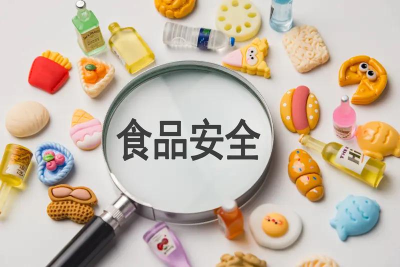 12月到了，一批新规开始影响我们的生活。新修改的食品安全法12月1日施行，加强了