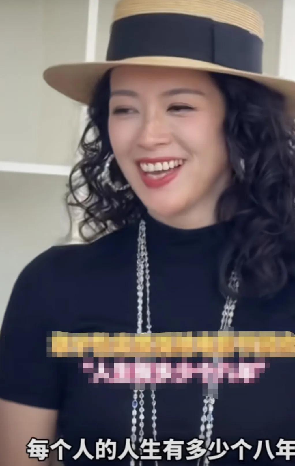 章子怡：每个人的人生有多少个八年
这八年也经历了很多
有趣的无趣的
有意义的
无