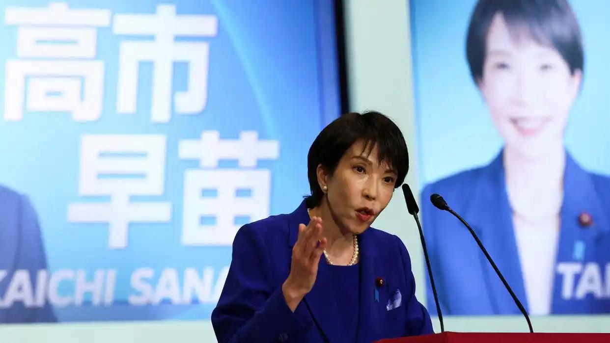 两件同时发生在危机 高市被拍在官邸慌张小跑

言行失当酿危机，高市早苗自食苦果。