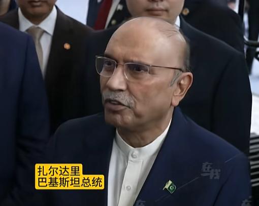 4月28日巴基斯坦总统扎尔达里抵达海南三亚，这是他7天访华行程的第二站，也是最具