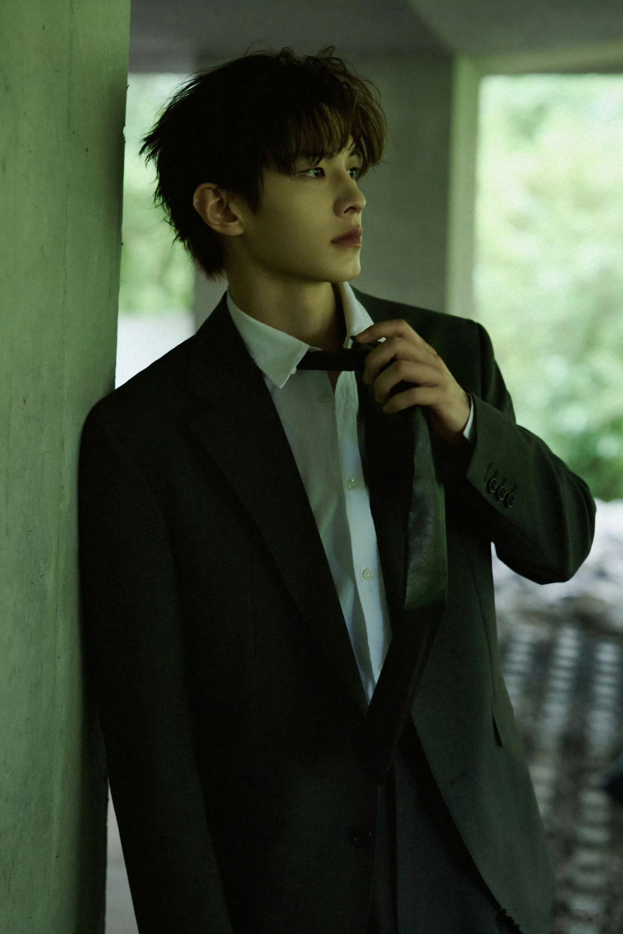 何与西装，帅出新感觉