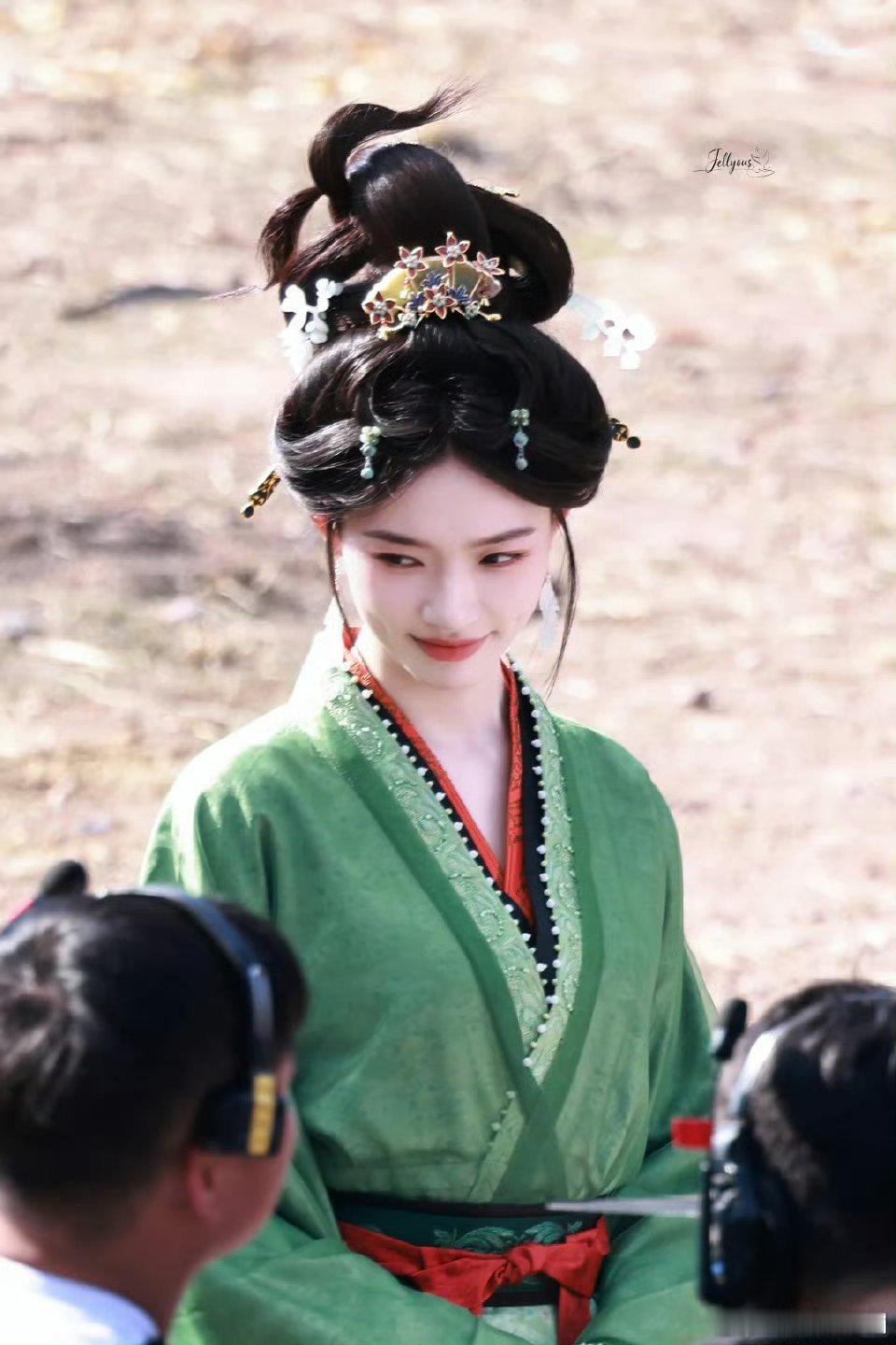 林允《归鸾》温瑜绿衣路透，清丽婉约！！