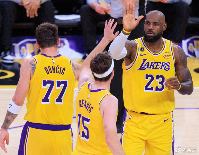 近日NBA名宿拜伦·斯科特和前NBA球员奥尔登·波利尼斯录制了《Byron Sc