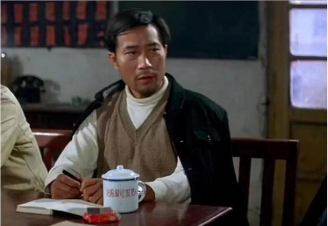 1990年，导演请李雪健主演焦裕禄。不料，焦裕禄的妻子得知后，立马摆了摆手，连连