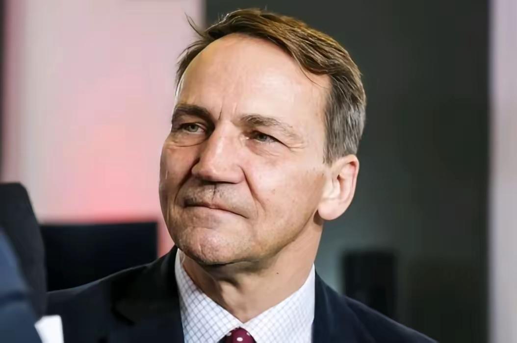 欧洲新闻网报道，当地时间18日，因匈牙利威胁将中断对乌克兰的柴油供应，波兰副总理