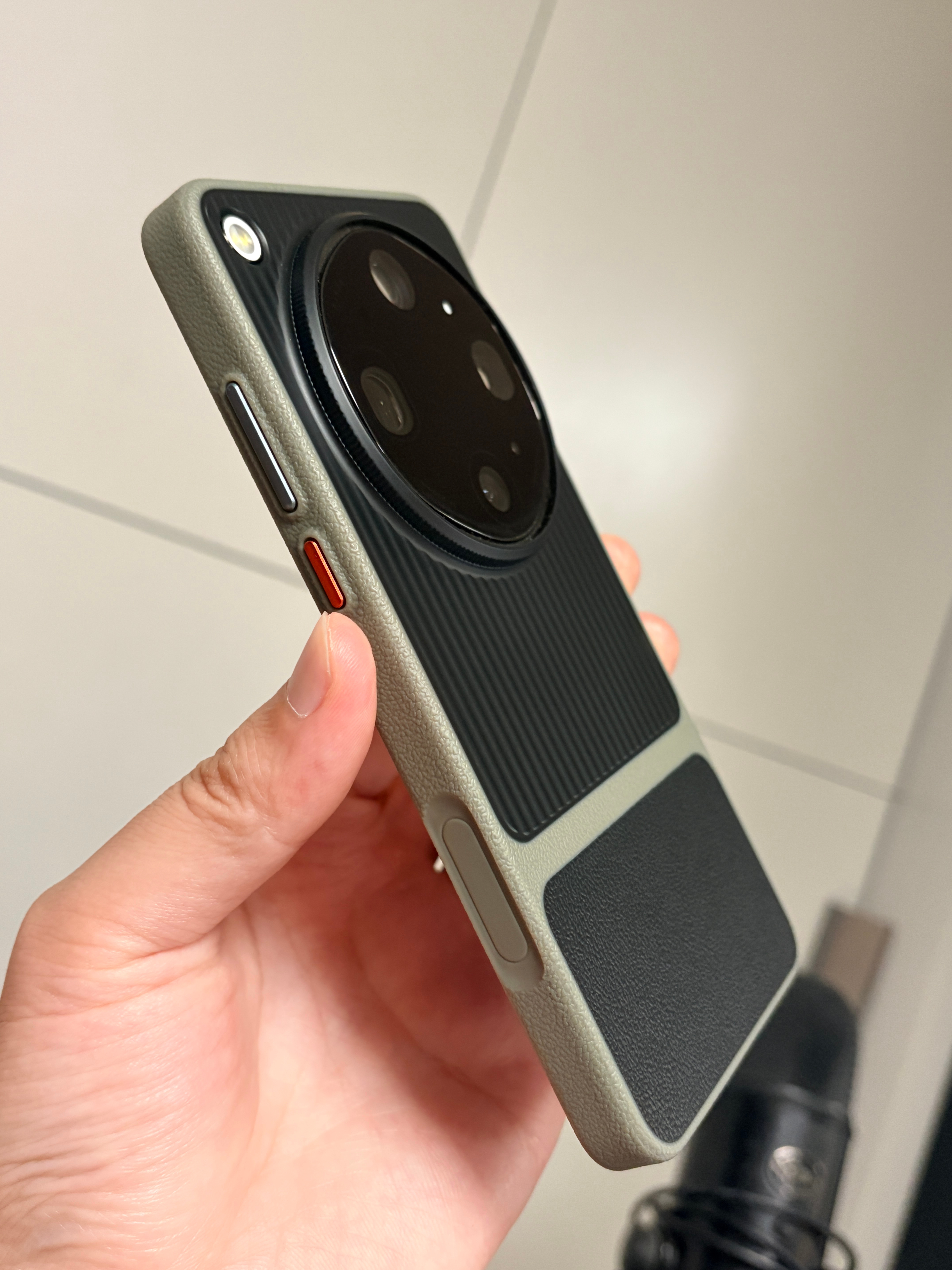 Find X9 Ultra上目前买到最喜欢的一款手机壳真好看