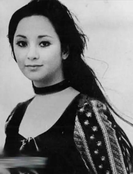 1999年《还珠格格》火得一塌糊涂，琼瑶再度声名大噪，可就在这一年，台北医院的病