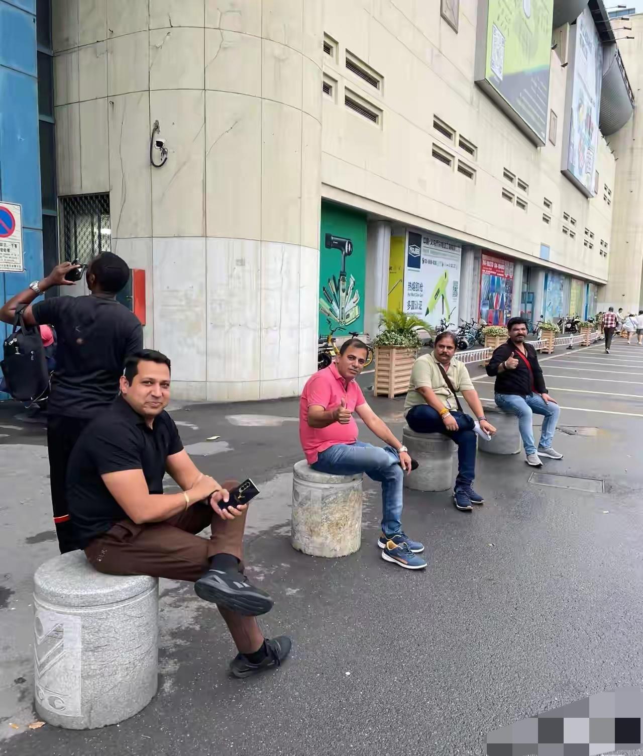 印度人又找到了bug，自己注册公司，再雇佣自己和同乡，工作签证到手，完美的闭环。