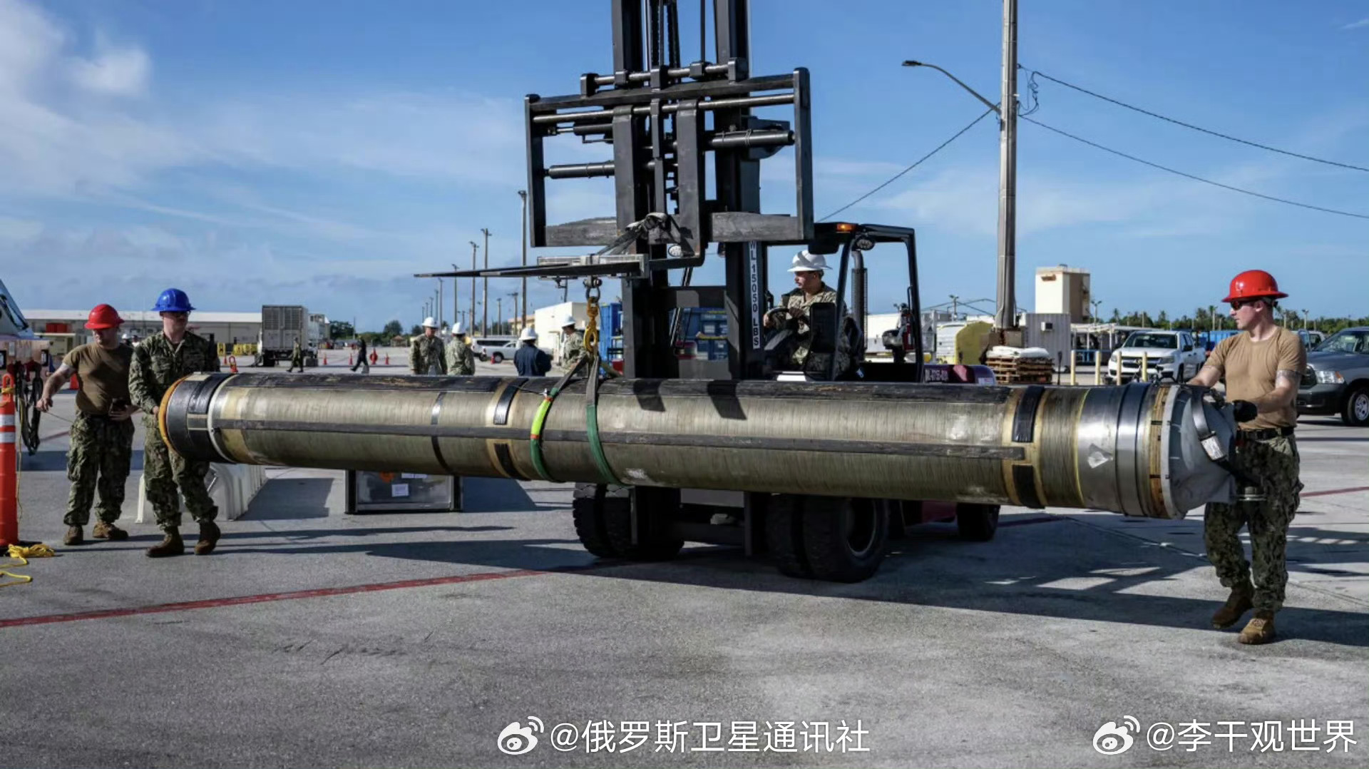 【特朗普称美国汽车巨头将开始生产武器，包括“战斧”导弹与“爱国者”系统】美国总统