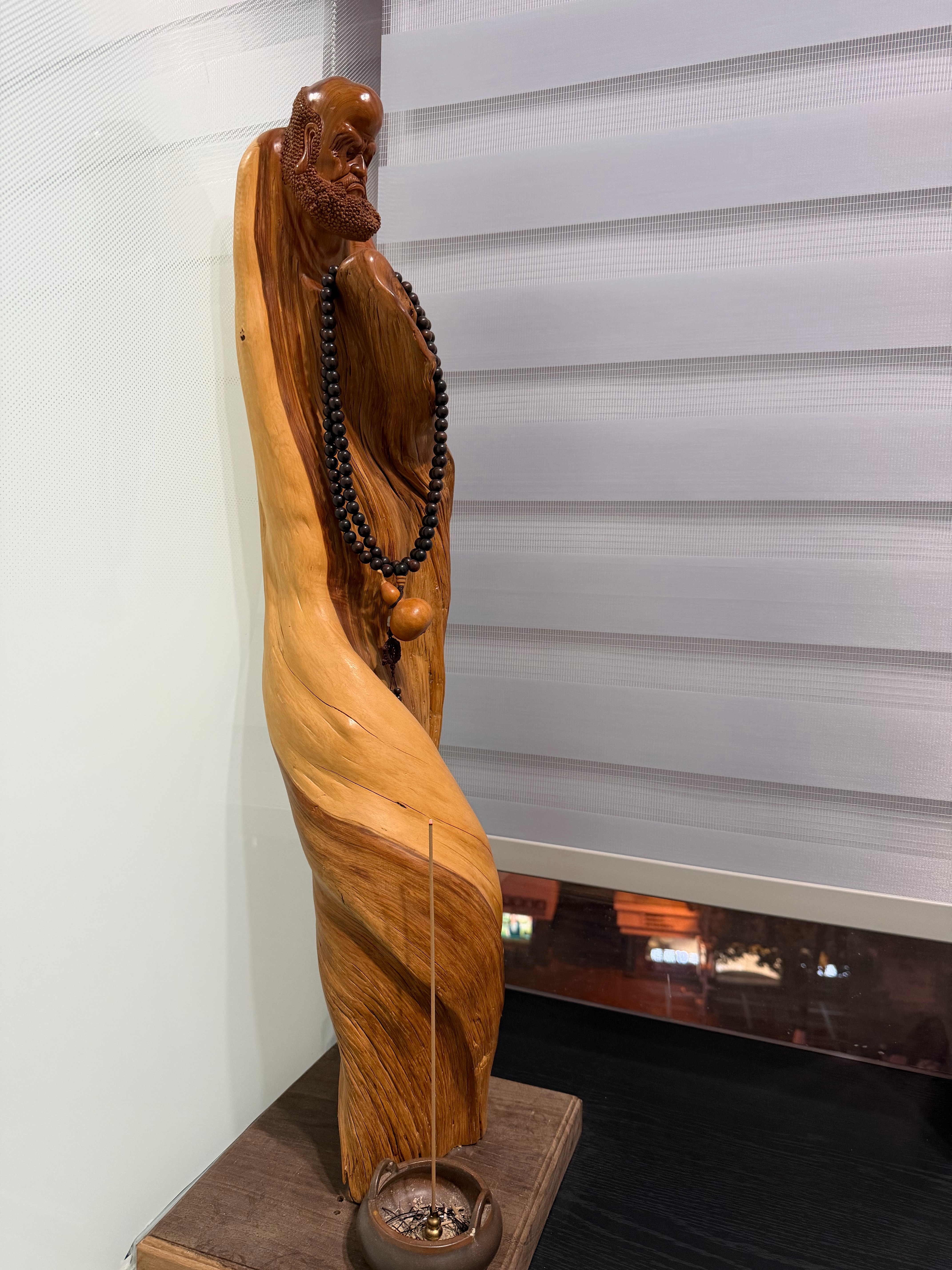 烧上香，准备下班！晚上半夜起来看一下就是了，其实看了涨太多睡不着更麻烦。 