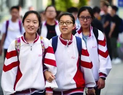 传统志愿与新高考志愿的区别：甘肃往年传统的志愿设置是9个院校志愿+每校6个专业选