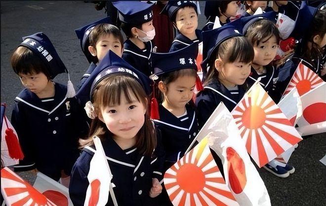 一个午夜节目的731纪录片，咱真的真的别那么上头。真以为日本民众是被蒙蔽的么？是