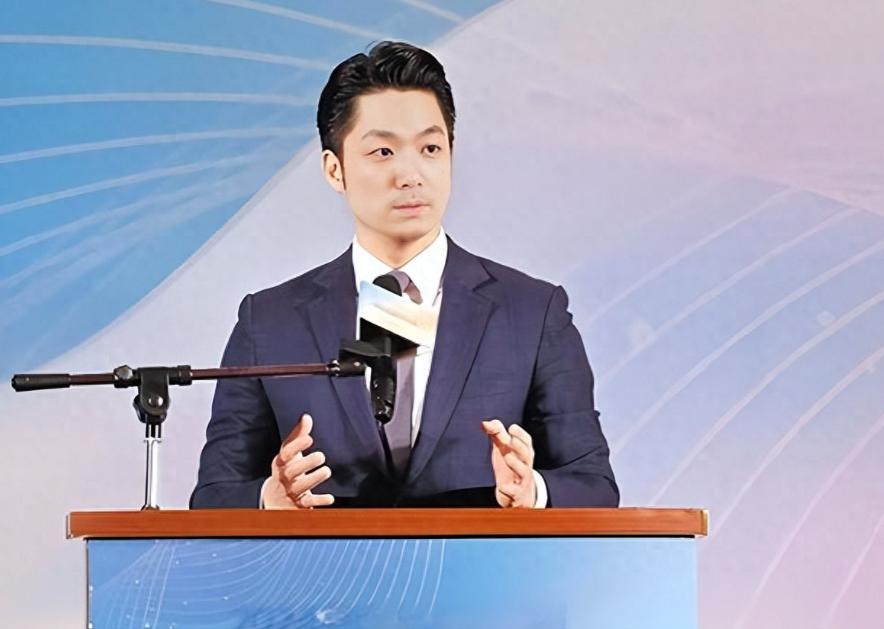 万万没想到！郑丽文亲自跑一趟大陆，民调不升反降，直接跌到4%。这一脚踩空，把20