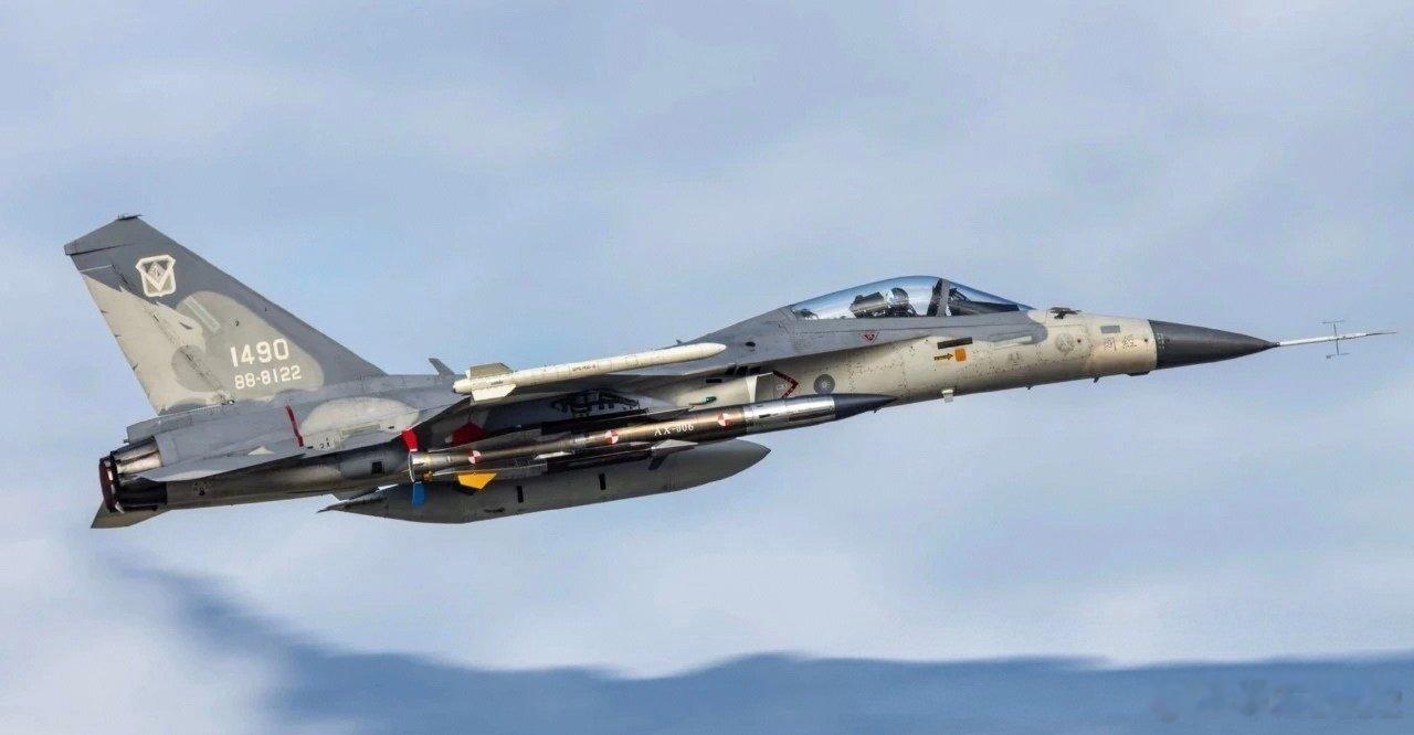 雄风3空射超音速反舰导弹青蛙🐸和小鬼子都在美国佬的支持下，“稳步推进”超音速反