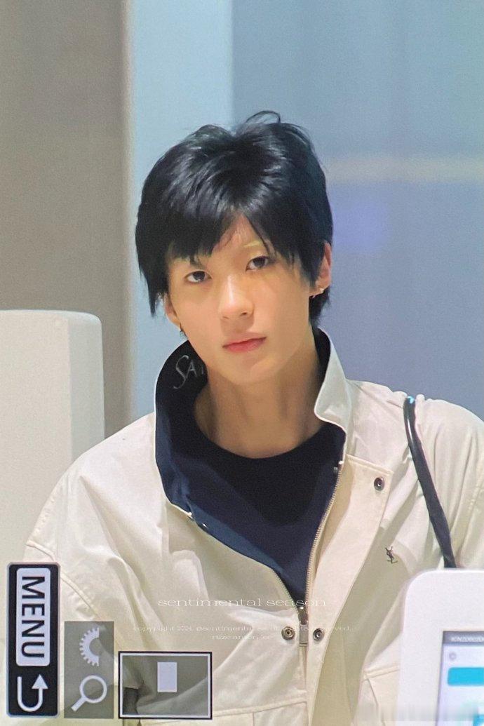 ANTON黑发浅眉李灿荣黑发浅眉cody你滚出来，我们猪荣的眉毛。。。 