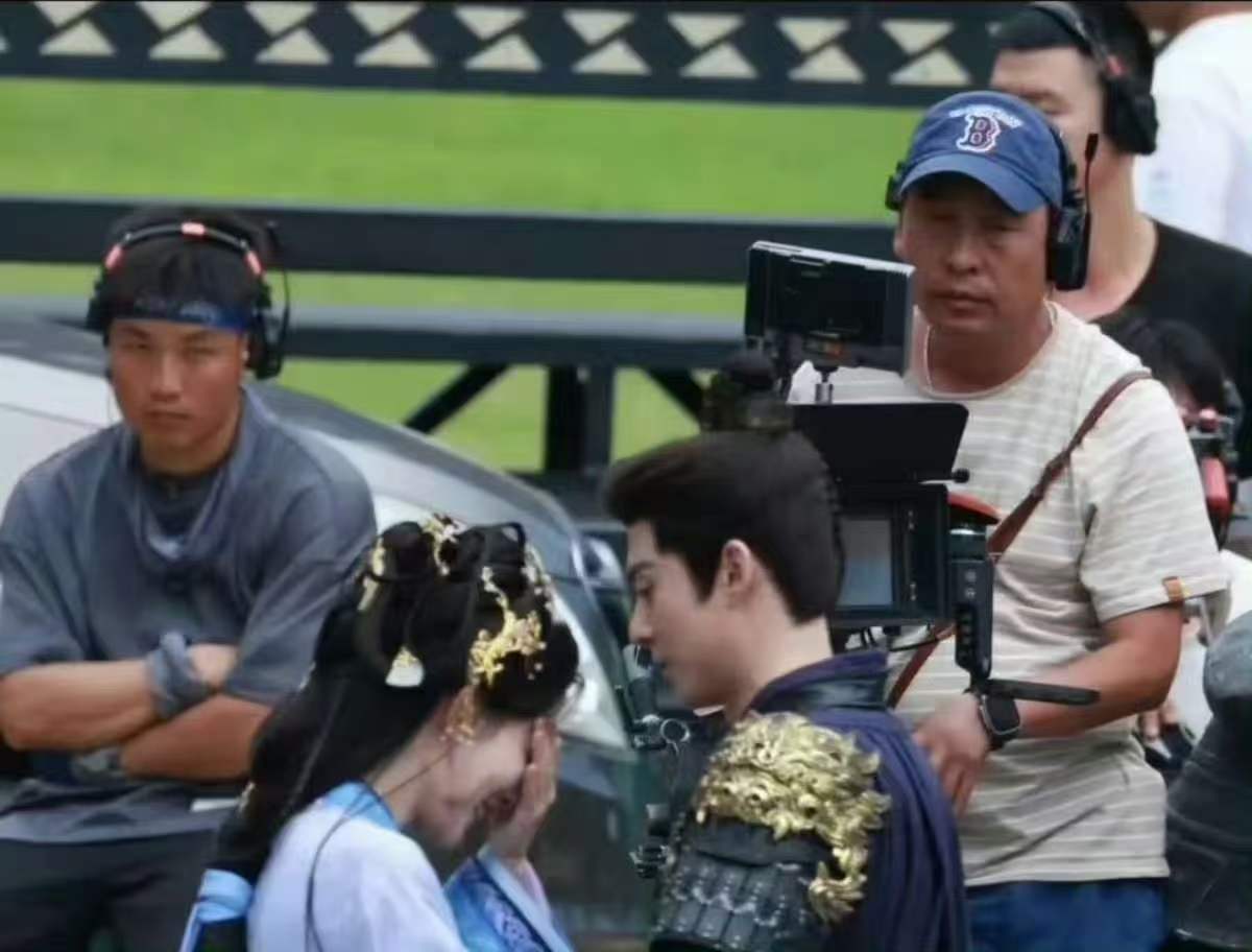 王鹤棣孟子义腿上吻《专业女演员的素养》 别动不动NG了 其他人的命也是命 