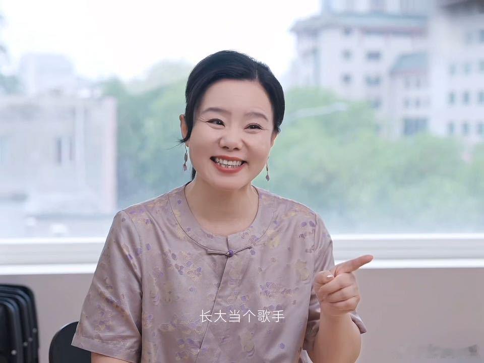 龚琳娜从五岁就没离开过音乐从五岁的小萌娃到如今的音乐精灵，琳娜姐姐用歌声编织梦想