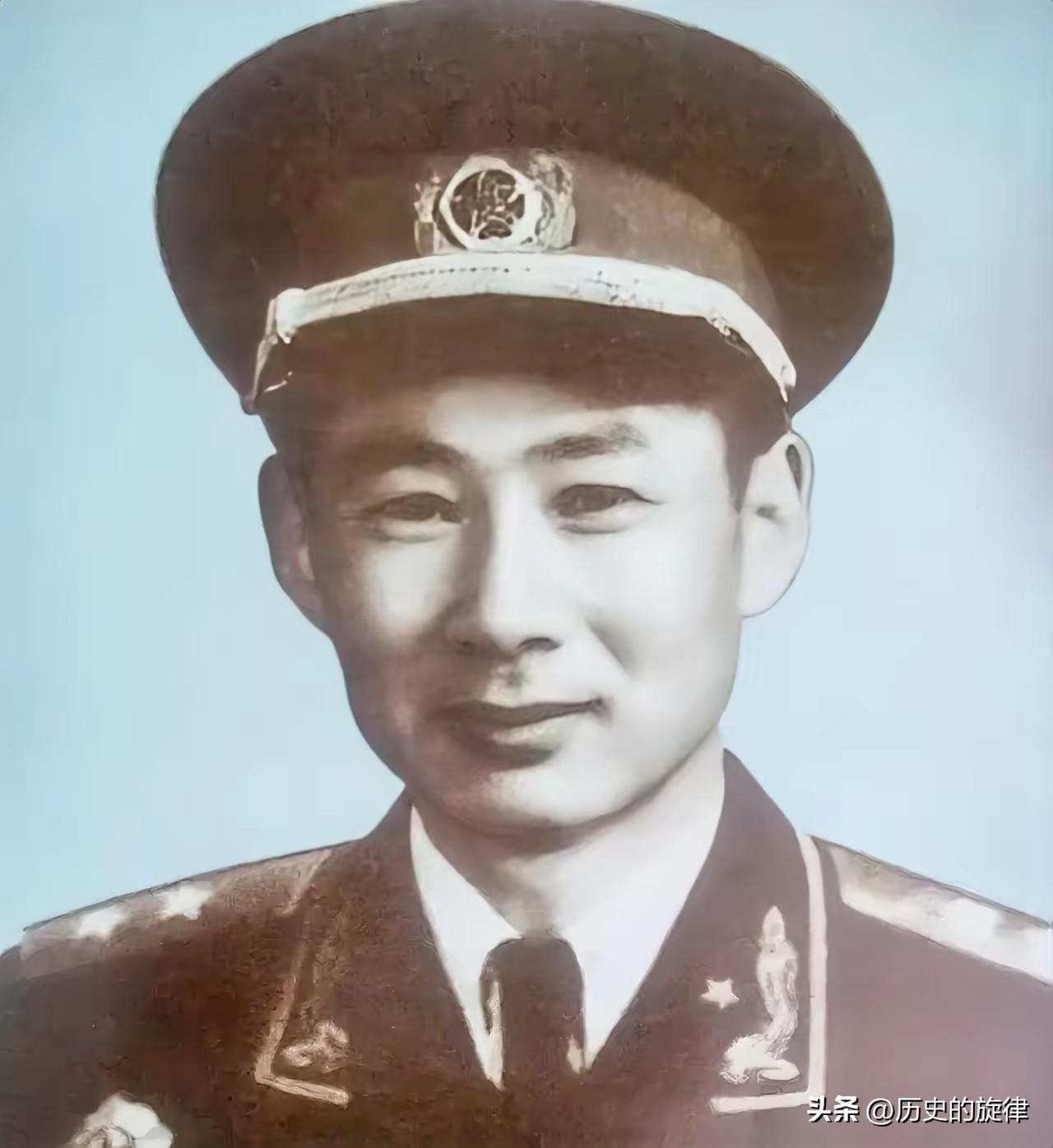 1938年杨秀山急行军，偶遇3名“落单士兵”，一句中国话，当场暴露身份
 
19