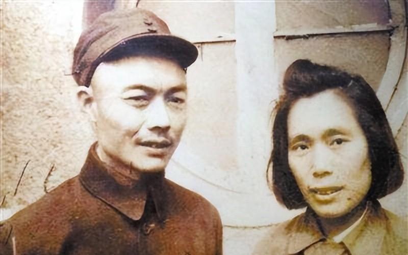 司令与政委打仗意见不同，副司令不好表态，多数人支持政委意见？
 
很多人好奇，战
