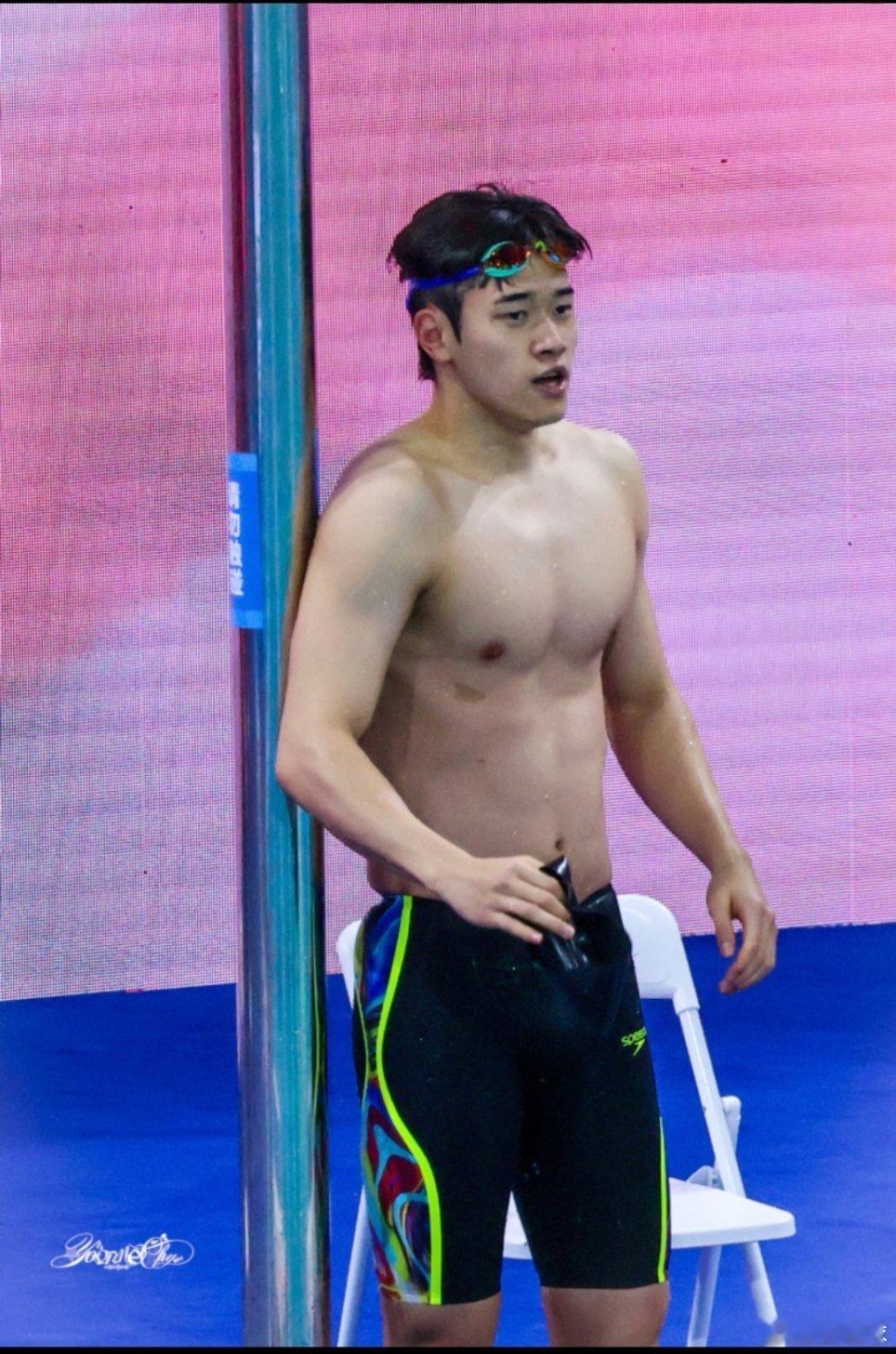 全运会游泳队来了，光明正大带你看帅哥喽，潘展乐，汪顺，秦海洋。