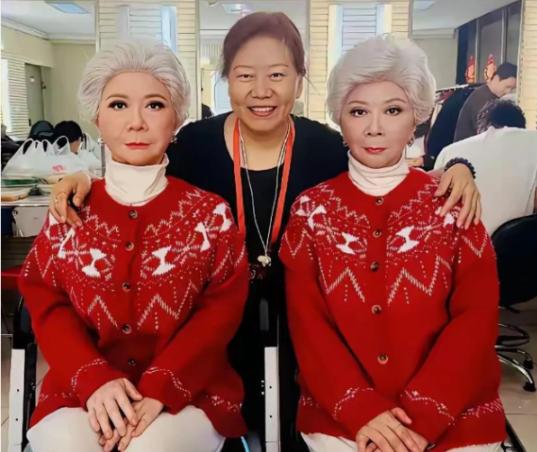 春晚那个花了70万、跟蔡明一模一样的机器人，你以为演完就塞进仓库吃灰了？

这个