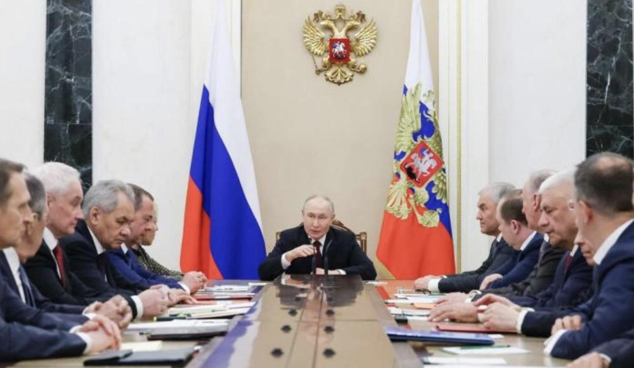 俄罗斯总统普京2月23日在祖国保卫者日发表视频讲话，宣布随着美俄核军控条约到期，