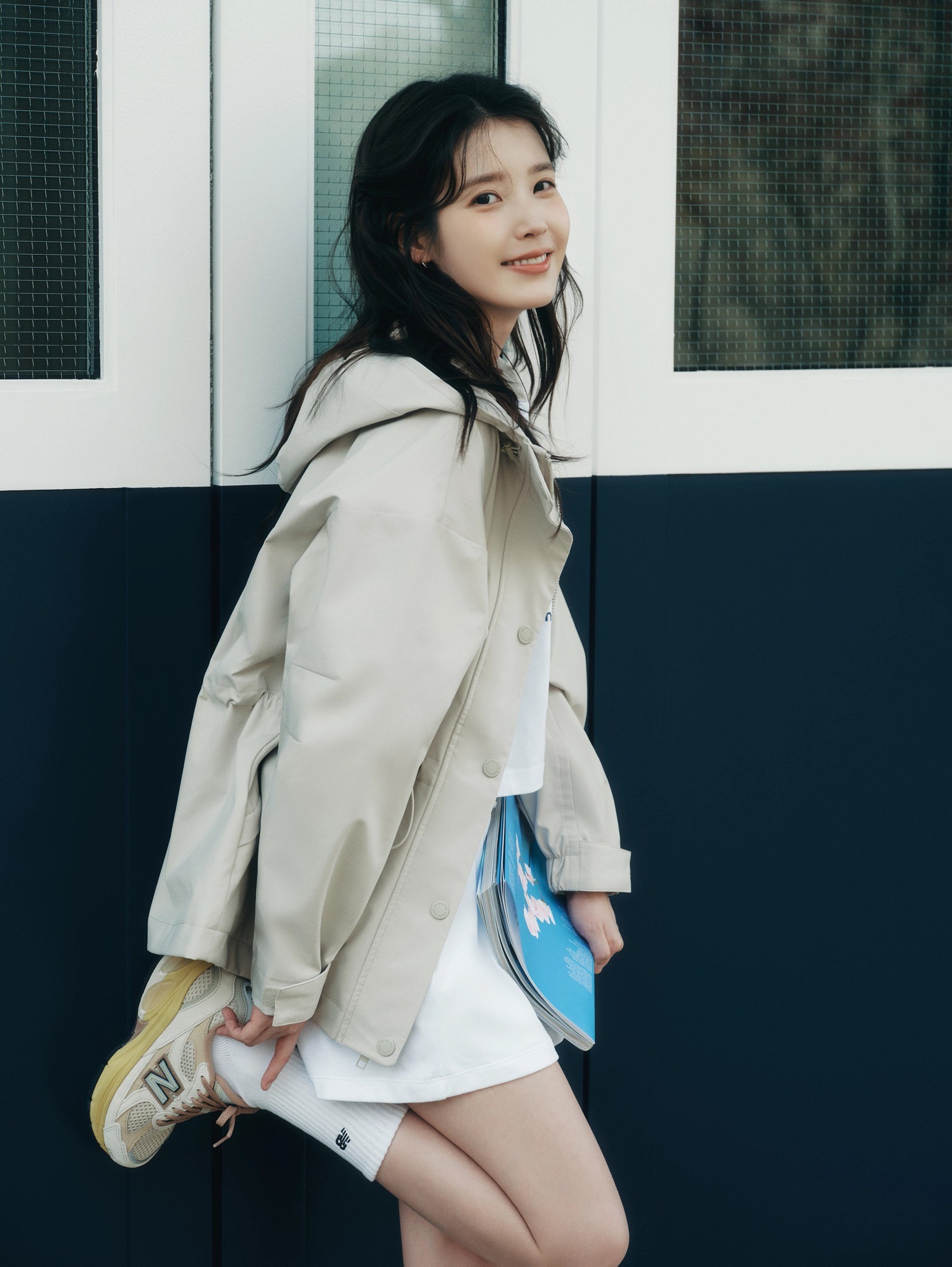 IU X New balance ​​​