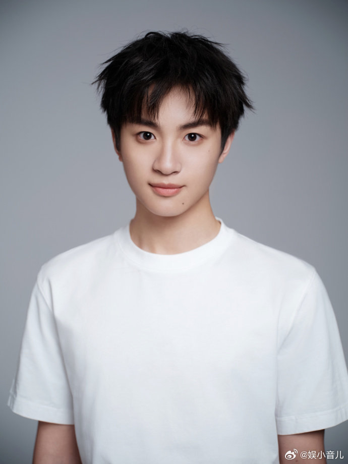 奋斗吧人生陈曦然真的很有潜力，每次的经历都会让他不断成长，用心演好每个角色的他，