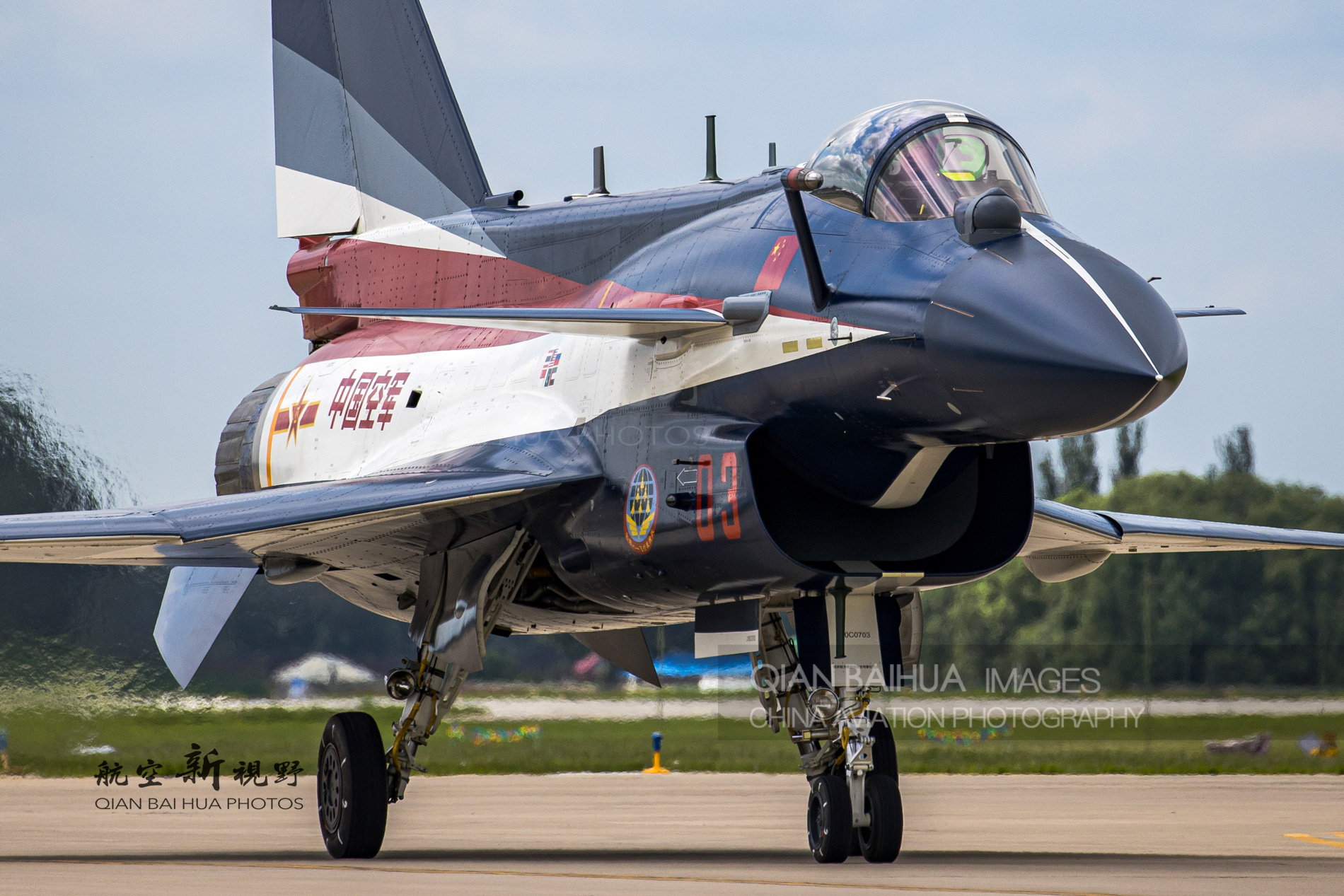 #航空新视野[超话]# 我国空军八一飞行表演队装备的歼-10C战斗机，巴基斯坦空