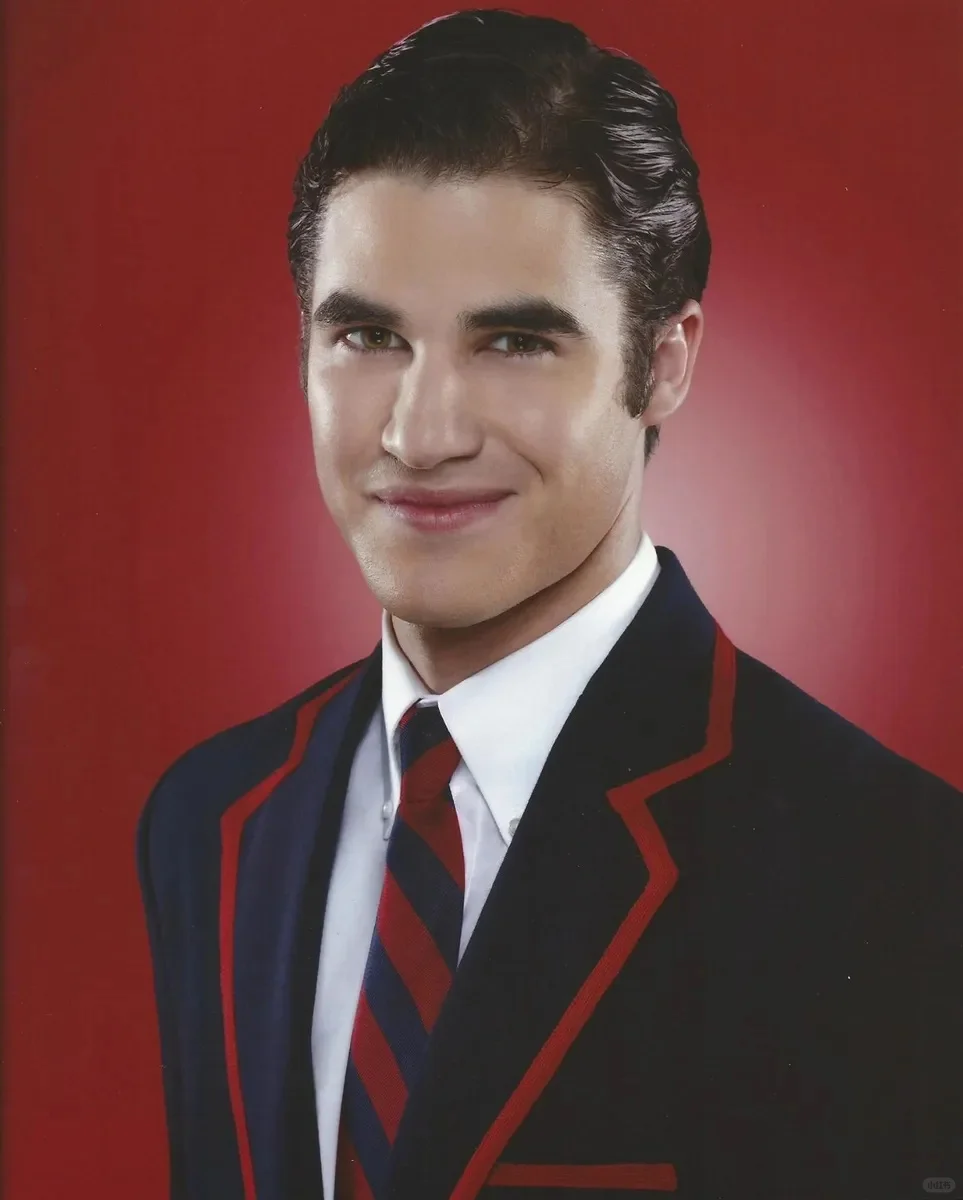 Darren Criss 宣布他是文化上的酷儿