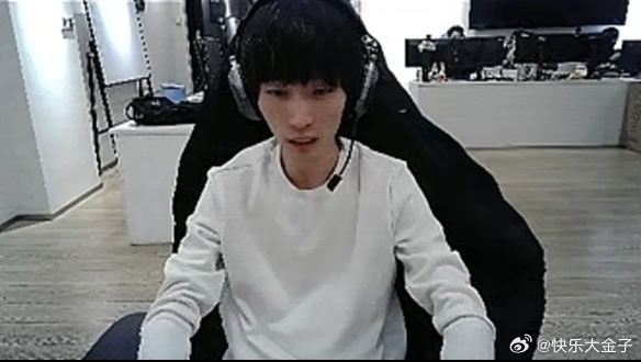 Leave疑似在EDG就位了，直播背景很像EDG基地啊。acg优创官EDG