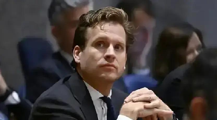 就在刚刚
 
荷兰籍欧洲议会议员突然发声了。
 
据社交平台消息，他在本月7日点