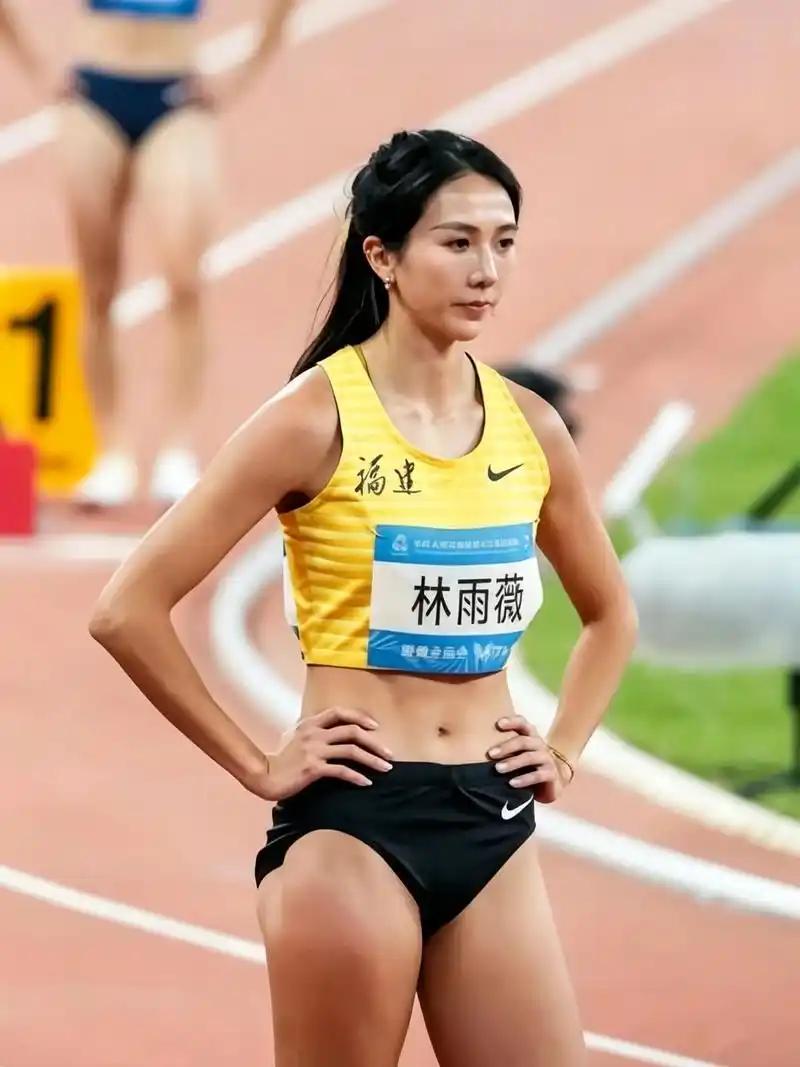 伤害性很高，侮辱性也很高。
 
名古屋亚运会女子100米栏，中国队派了两个人：吴