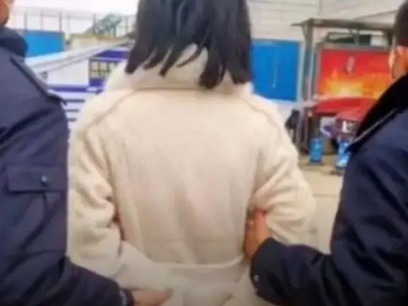 “没想到她竟潜伏了27年，”2021年，江西樟树一名幼儿园老师被警方逮捕，家长们