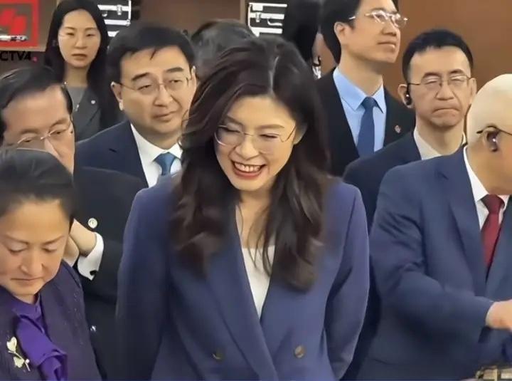 4月12日郑丽文结束访问返台，人还没到家，大陆就公布了十项好政策，这算是回应对两