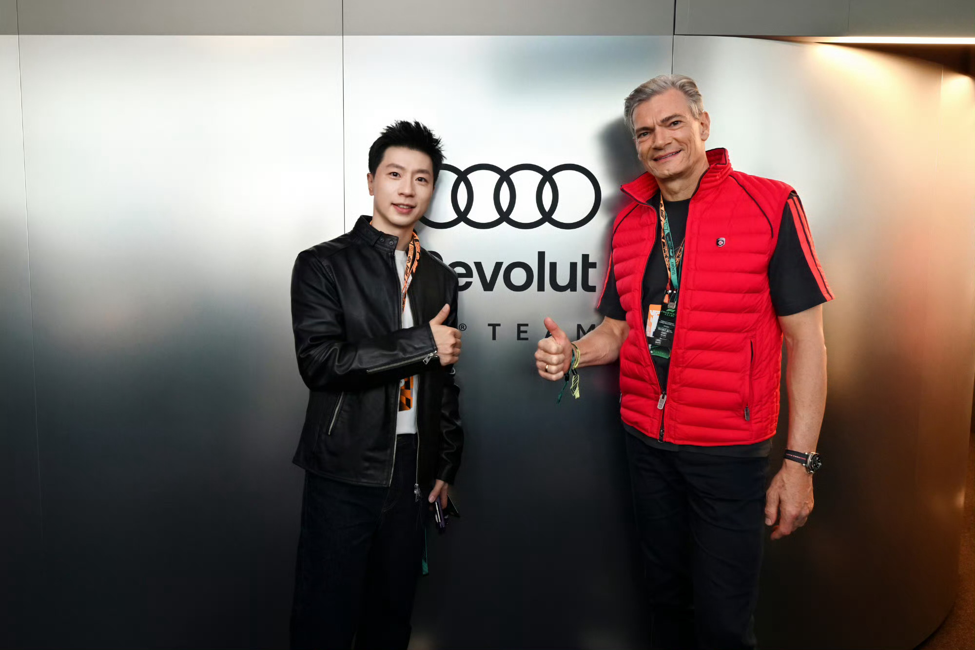 P1马龙with奥迪中区CEO罗英瀚P2马龙with奥迪F1领队乔纳森奥迪真的太