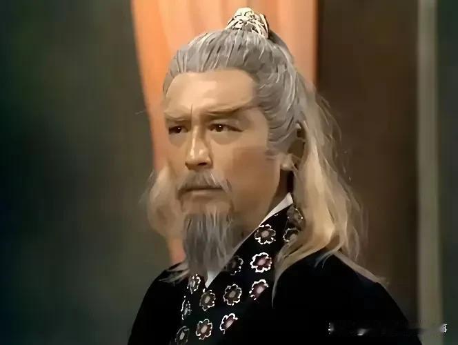 刷到有网友说，射雕五绝里黄药师武功最弱，徒弟没一个拿得出手，连女儿外孙女都没继承