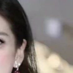 angelababy angelababy “是爱意四起的年代 但是我的爱永远纯