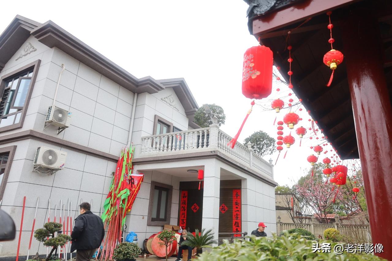 正月十三，春雨绵绵，木兰故里李集街方安集乡村闹元宵，乡土风情醉游人。
这是黄陂最