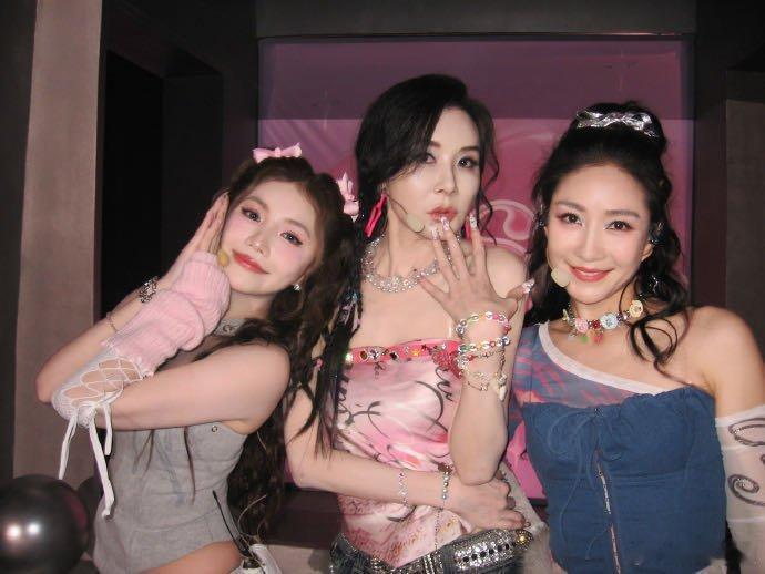 甄嬛有眉姐姐陶昕然有萧蔷一公名场面太好磕！甄嬛有眉庄不离不弃，陶昕然也在浪姐遇到