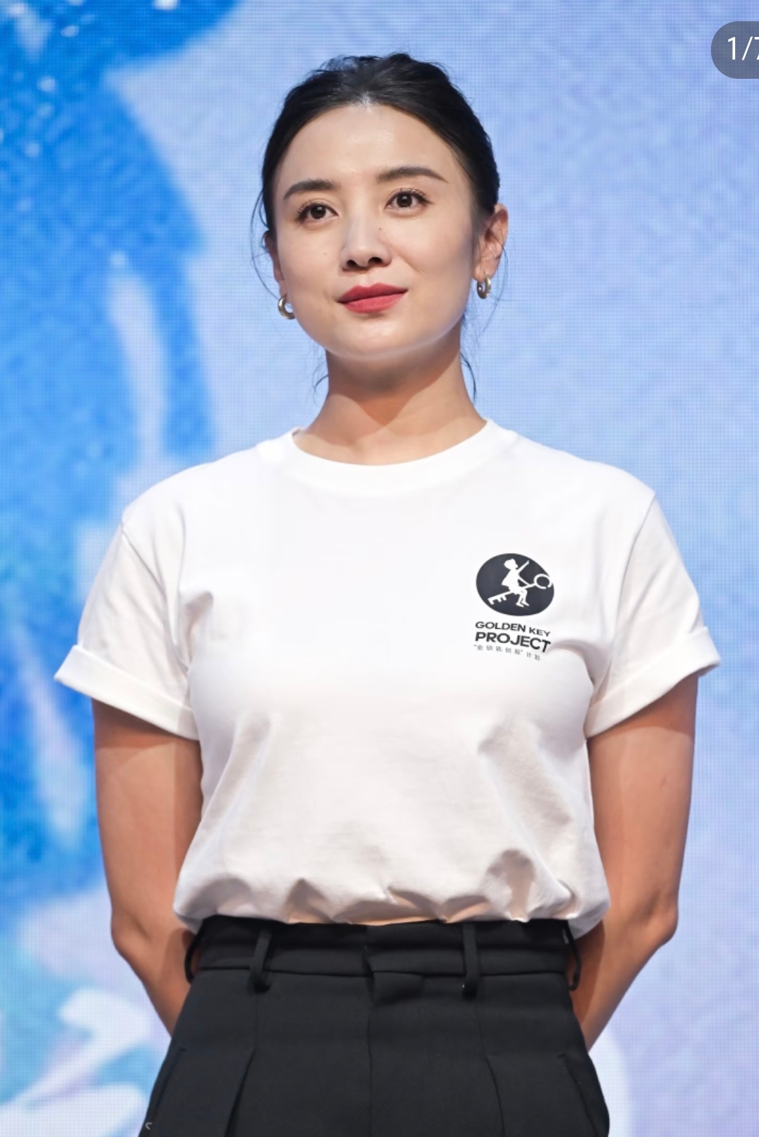 宋佳结婚了好像早就爆料过她结婚了，结婚不是很正常的事情吗，没啥大惊小怪的[抓狂]