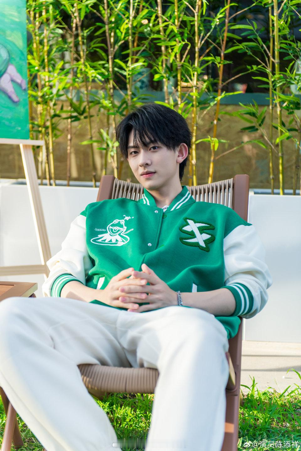 陈添祥﻿ctx 安利陈添祥﻿ “搅碎云月 在这个季节 为你披上层层温柔” "𝓑