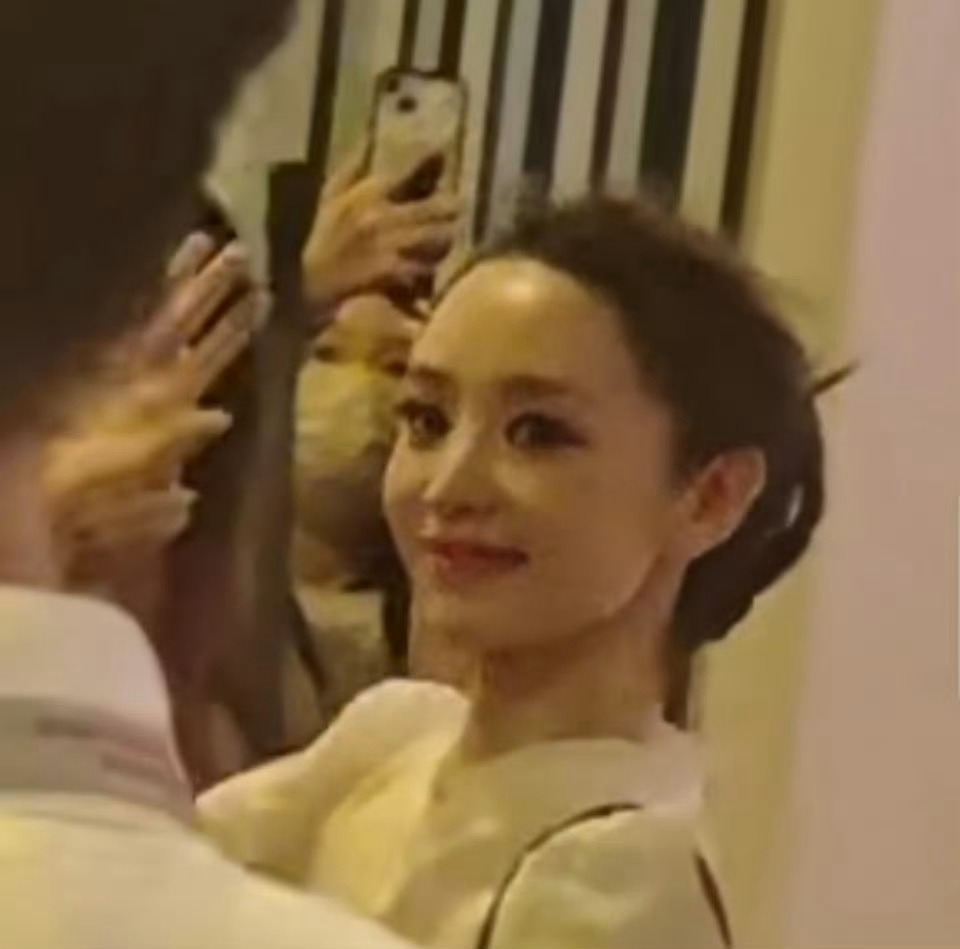 这竟然是田曦薇吗？啊？没了刘海认不出来了 