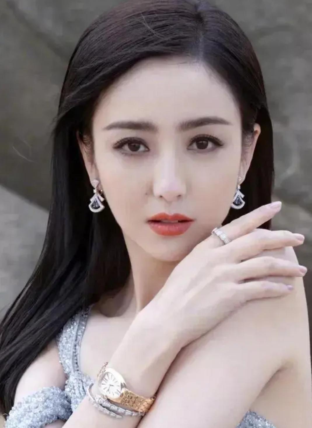 和陈思诚离婚后，42岁佟丽娅二婚超甜，活成了前夫高攀不起的模样娱乐 明星