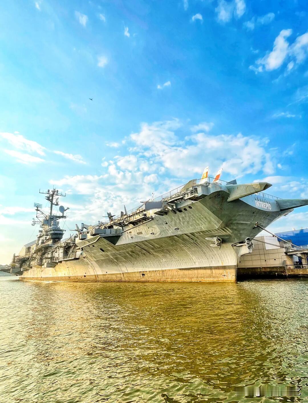 哇！家人们，您们知道吗？特朗普要造以自己名字命名的超级战舰了！

12月22日，