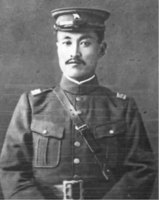 1925年12月22日，郭松龄率部在巨流河与张学良指挥的奉军展开决战。面对奉军的