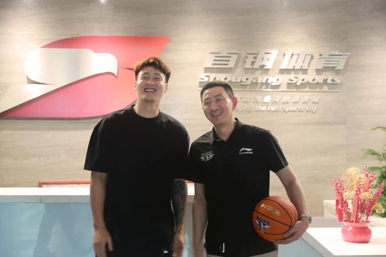 赵睿加盟北京男篮 职业生涯的第三支CBA球队，新的球衣号码24号，赵睿在这个夏天