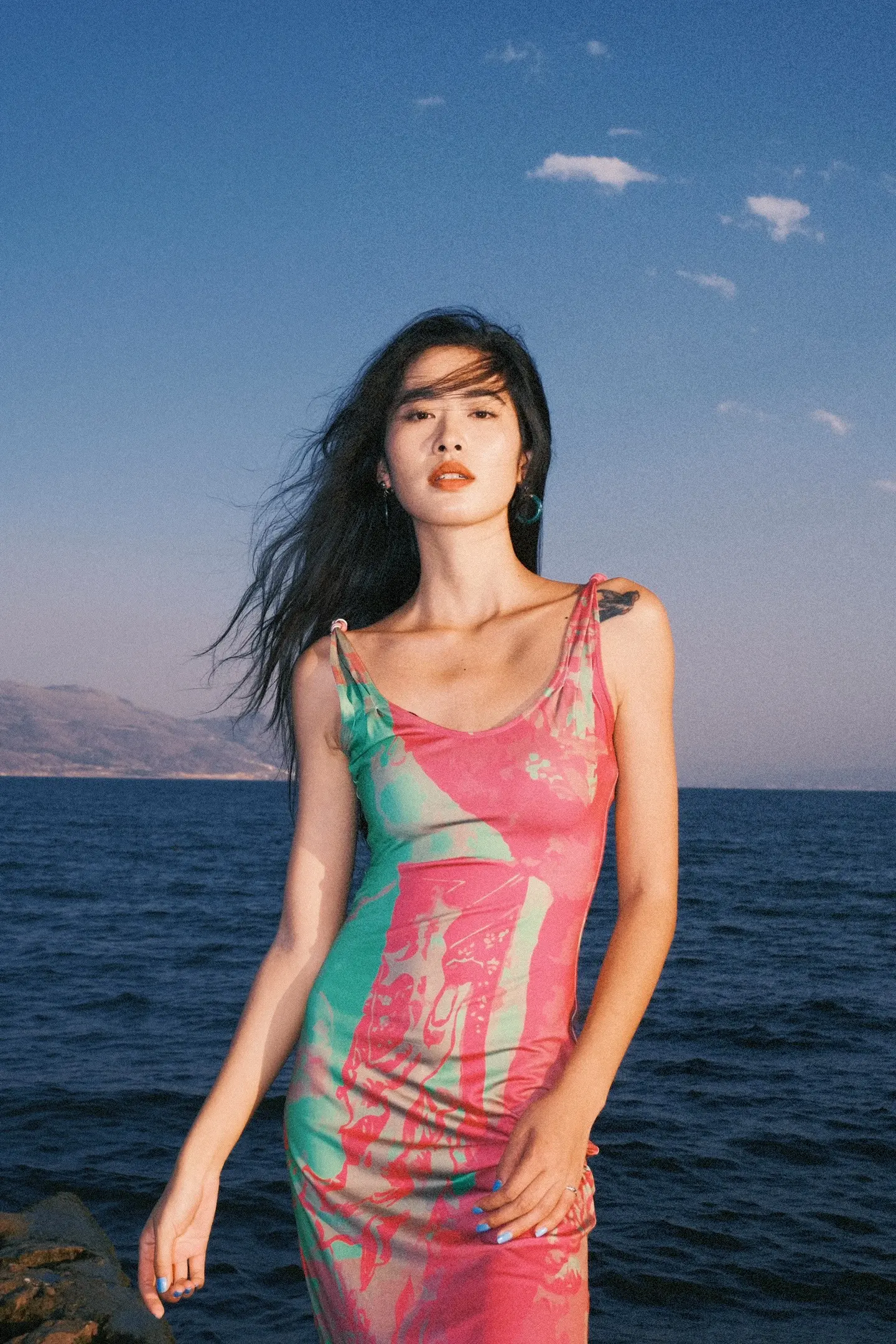 一起吹海风就足够浪漫。