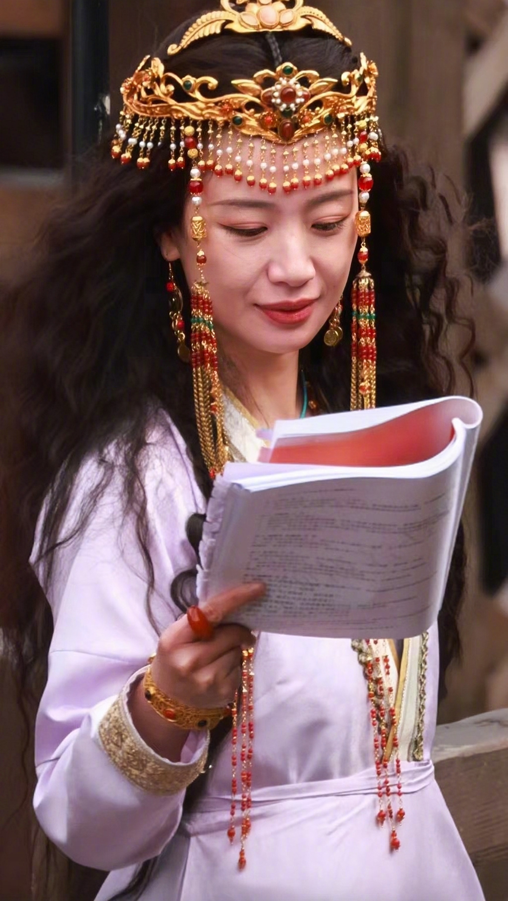 何不同舟渡李梦这身，你觉得她是啥人设？A. 草原部落大小姐B. 两国和亲的郡主C